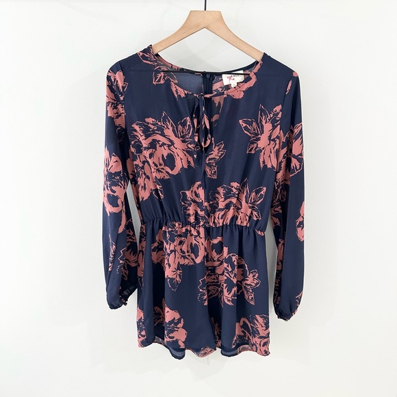 Everly Long Sleeve Romper Blue Floral Size Medium - Picture 1 of 5